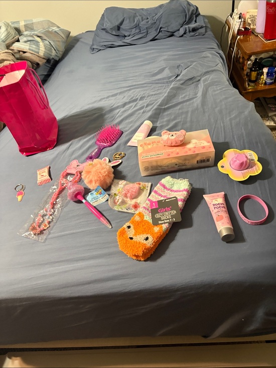 Unknown Other - Pink Girls' Bath & Body Gift Set with Accessories, necklace, headband, lip balm,